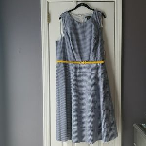 New Jessica Howard Dress with 2 belts
